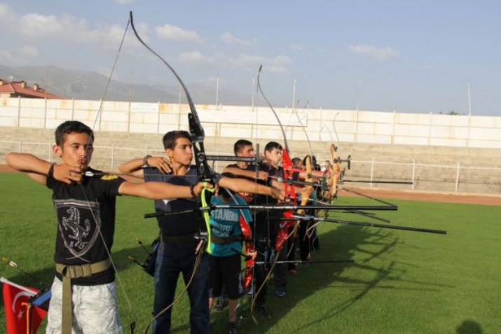 Yaz Spor Okulları, düzenlenen törenle açıldı